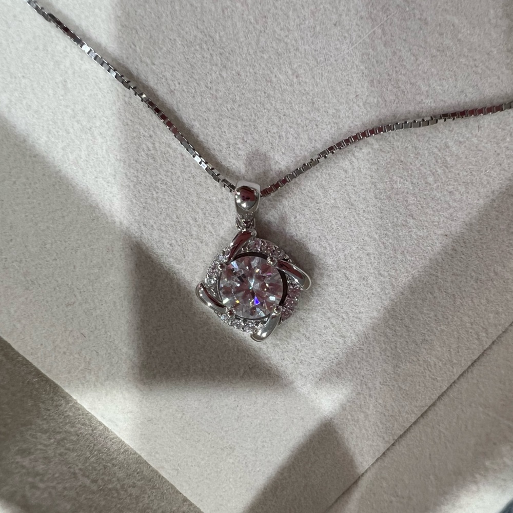 🆕 moissanite diamond pendant necklace - Picture 4 of 12